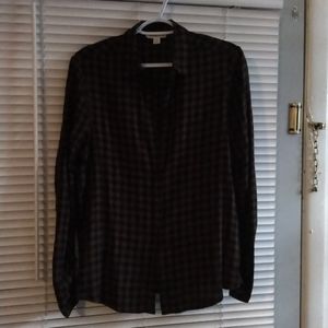 Beach lunch lounge shirt size small the color is BLK and brown